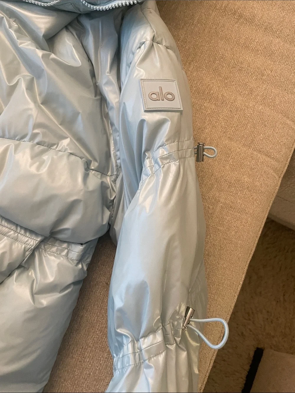 ALO Yoga Women’s Pale Blue winter Quilted Puffer Jacket with Hood size M